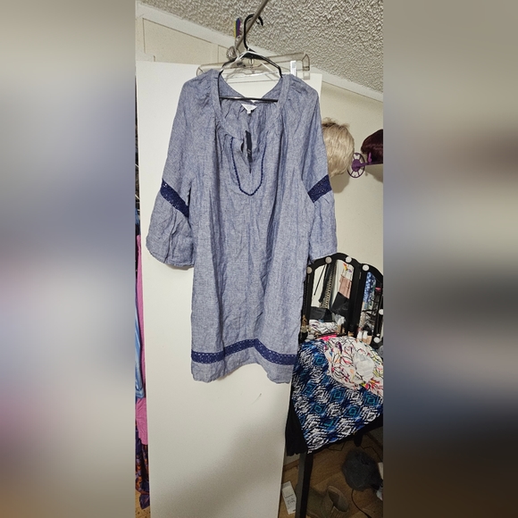 Crown and Ivy wonderful top - Picture 4 of 4